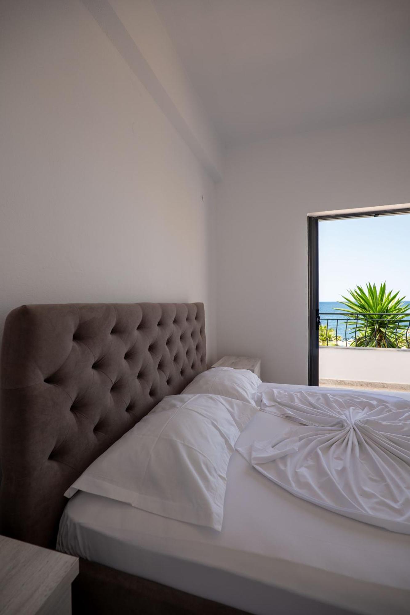 Sunset Aparthotel Саранде Екстериор снимка